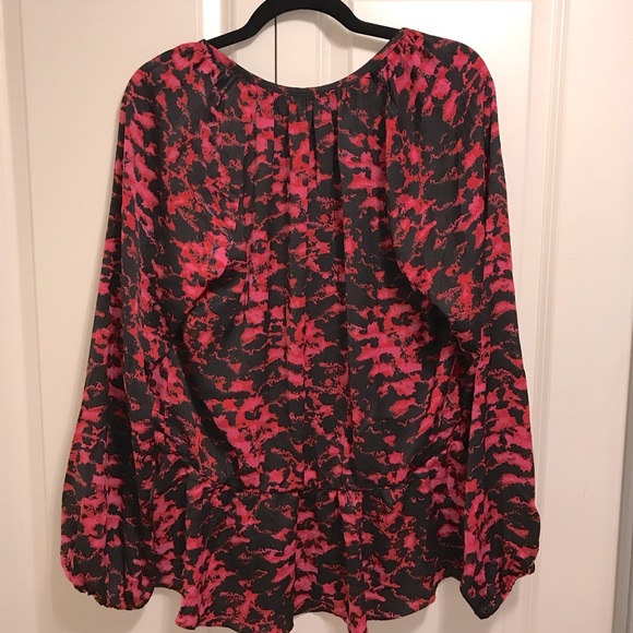 NWOT Ellen Tracy beautiful blouse - Picture 3 of 3